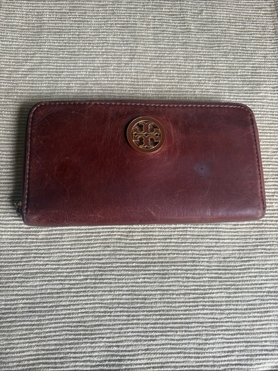 Tory Burch Handbags - Tory Burch Brown Leather Zip Wallet with Gold Logo